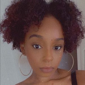 Meet your Posher, Zyla